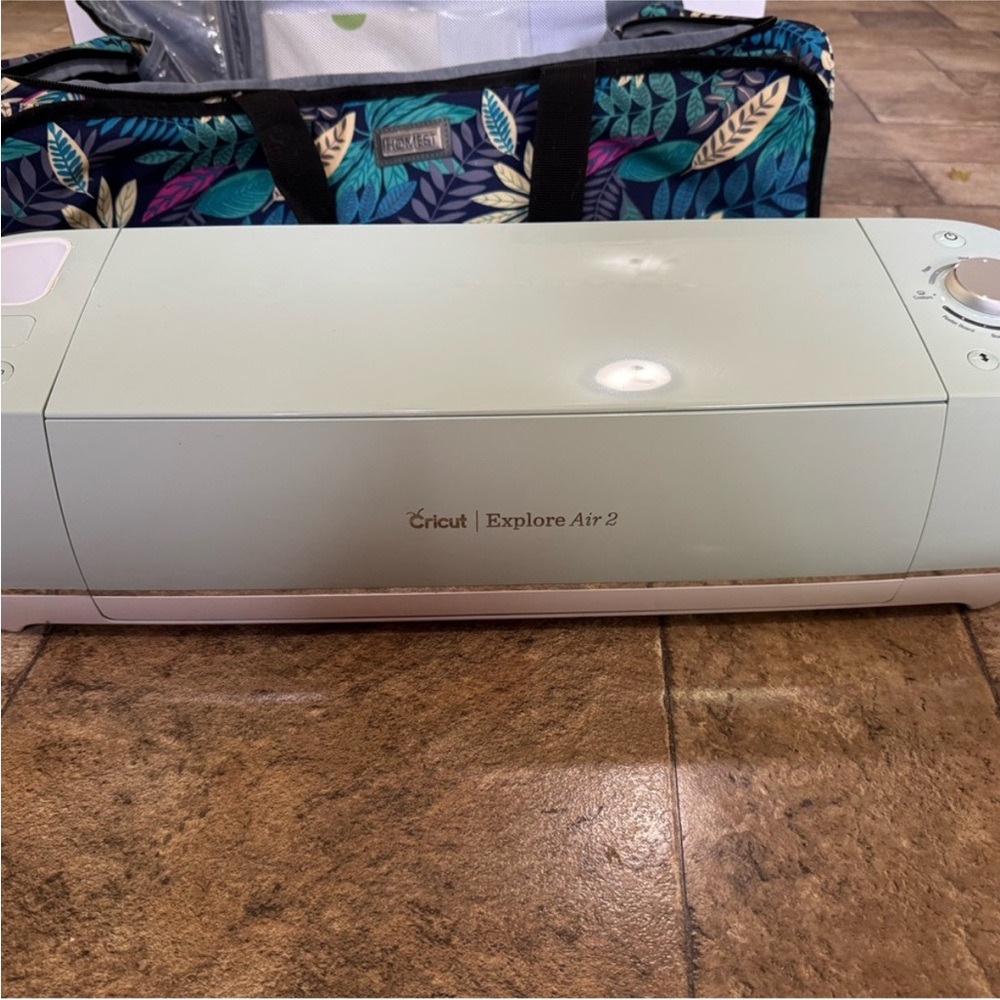Cricut Explore Air 2 in Light Green